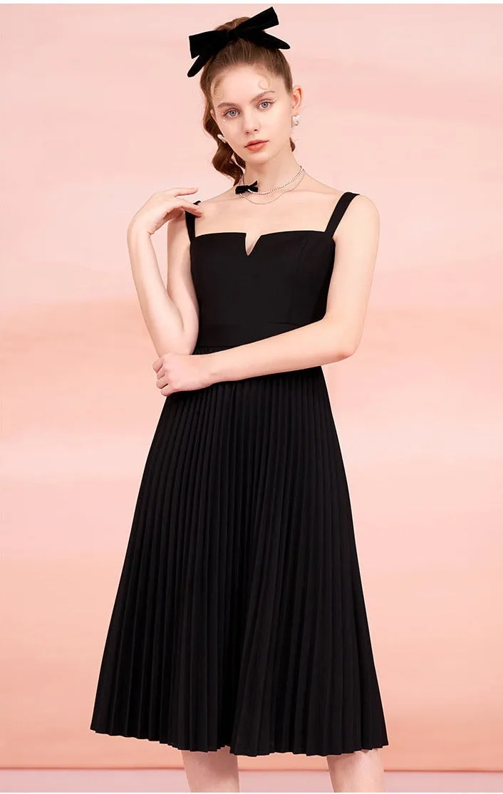 Hepburn style little black dress dress high waist and thin pleated suspender dress - Siabata