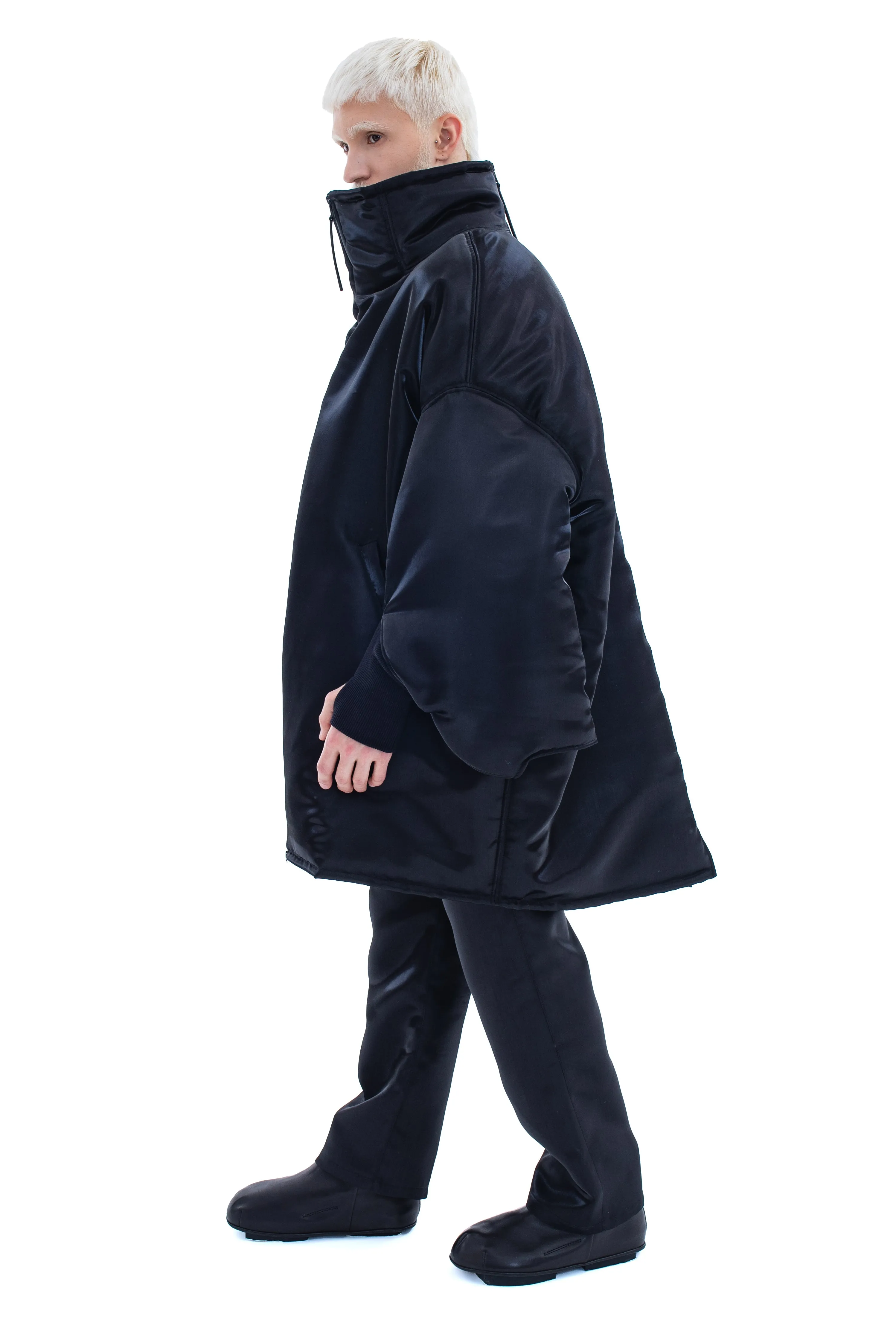 RUN(A)WAY BLACK LIQUID METAL OVERSIZED COAT